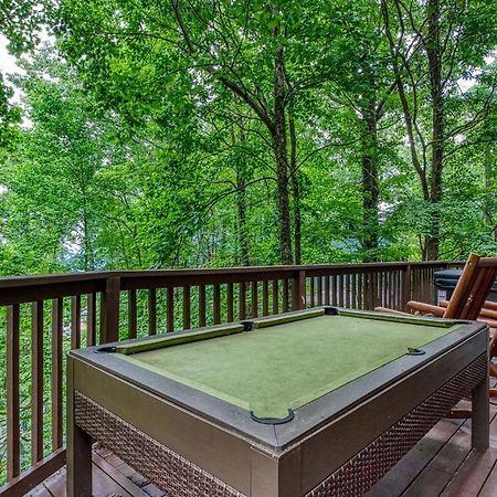 Moonshine Chalet, Hot Tub, Pool Access, Wifi, 1089 Free Tickets Each Paid Day, Dollywood And More Gatlinburg Buitenkant foto