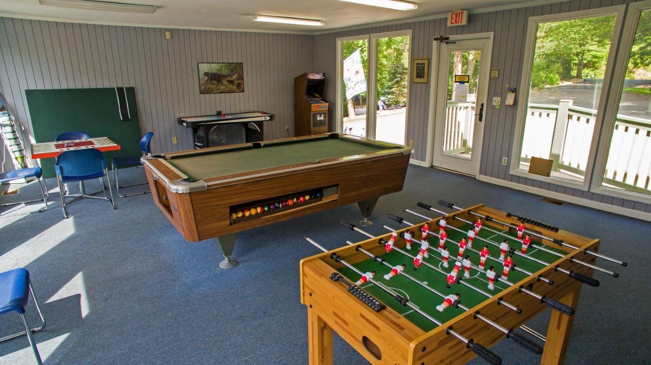 Moonshine Chalet, Hot Tub, Pool Access, Wifi, 1089 Free Tickets Each Paid Day, Dollywood And More Gatlinburg Buitenkant foto